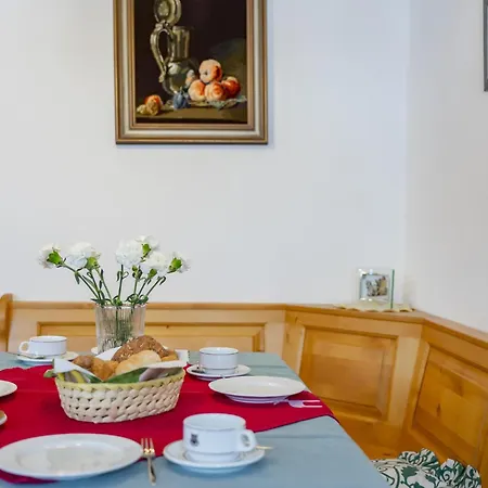 Sunnseitn Lägenhet Goldegg